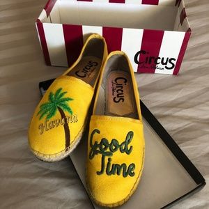 Circus by Sam Edelmon Leni slip ons